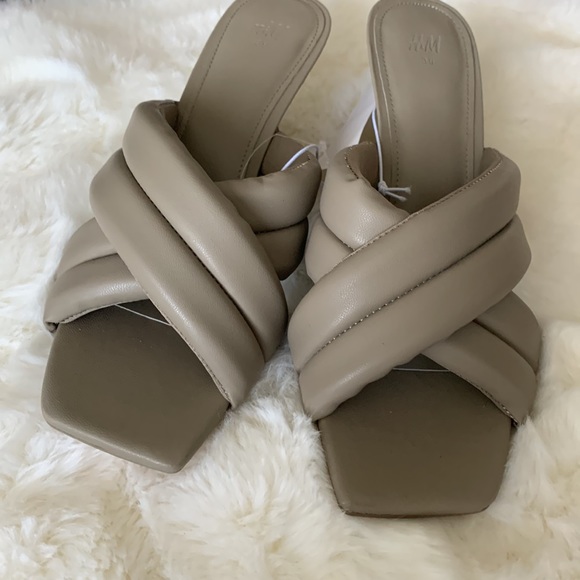 Mules - Picture 9 of 12